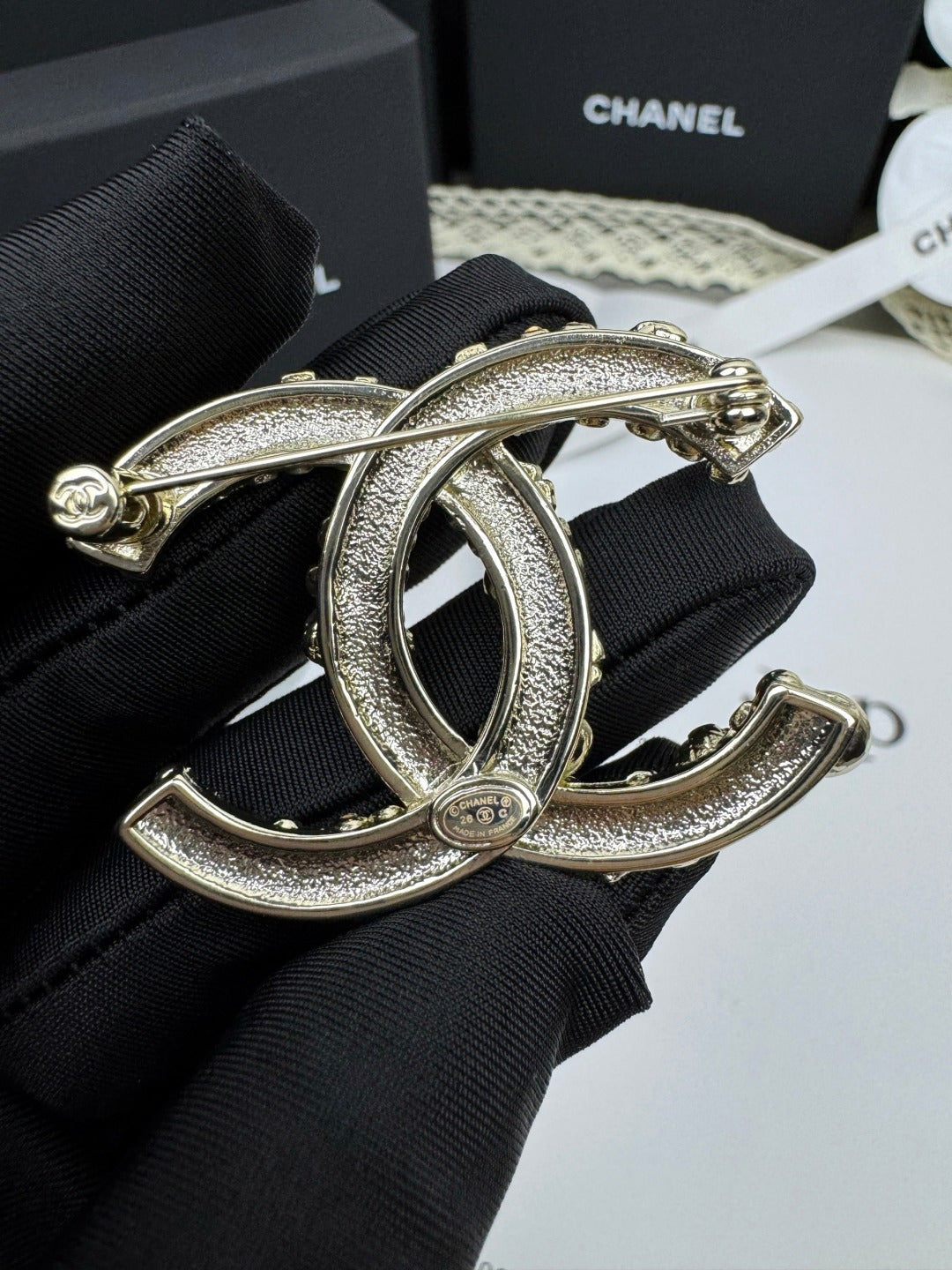 [⭐Haelin Jewelry]26C Pink-White Enamel Ice Cream Cone Double C Brooch