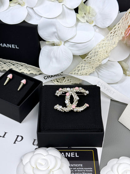 [⭐Haelin Jewelry]26C Pink-White Enamel Ice Cream Cone Double C Brooch