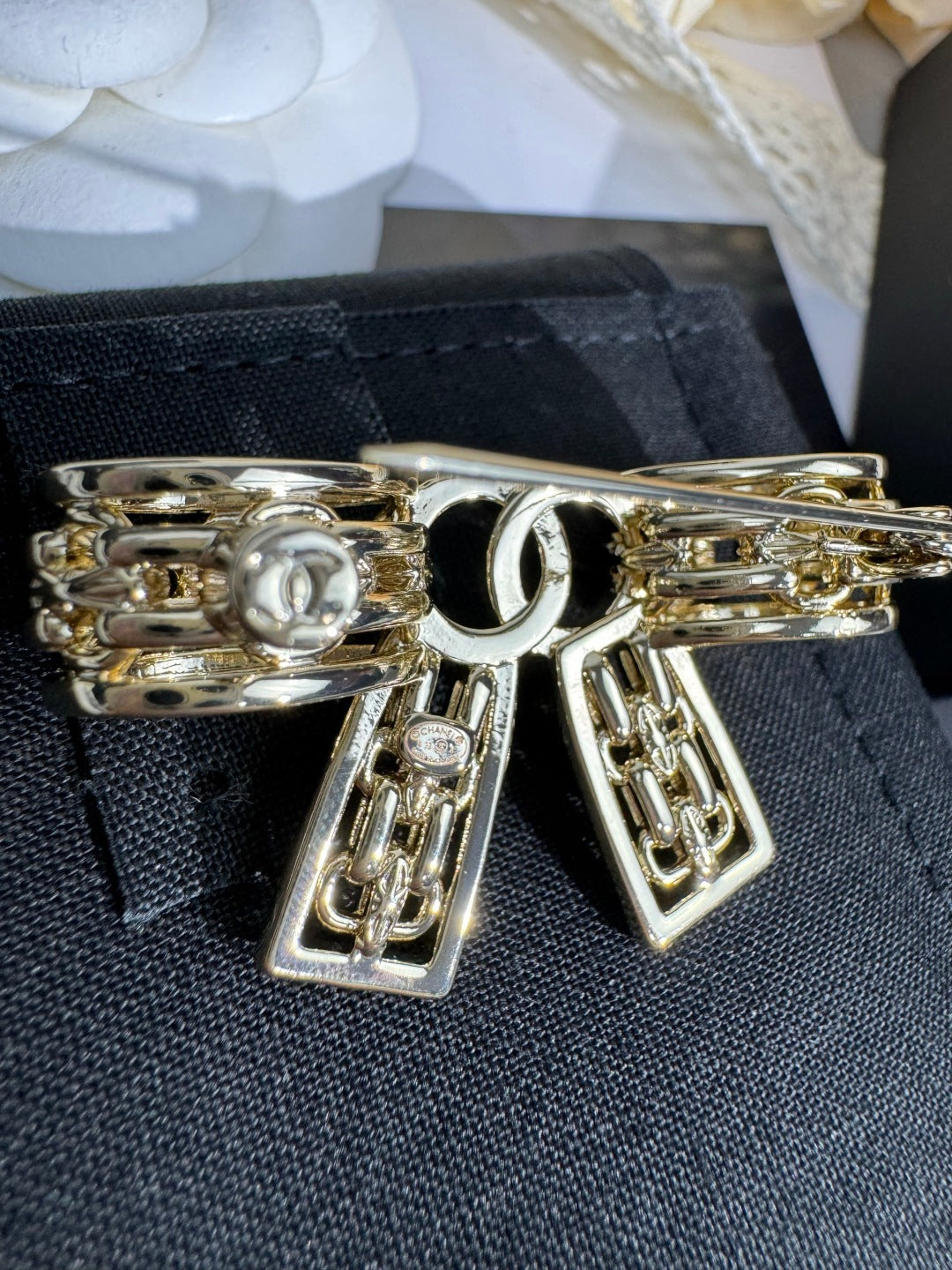 [⭐Haelin Jewelry]25K Hollow Bow Brooch
