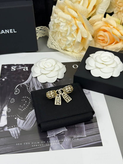 [⭐Haelin Jewelry]25K Hollow Bow Brooch