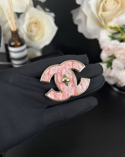 [⭐Haelin Jewelry]Pink Resin Classic Brooch 5cm