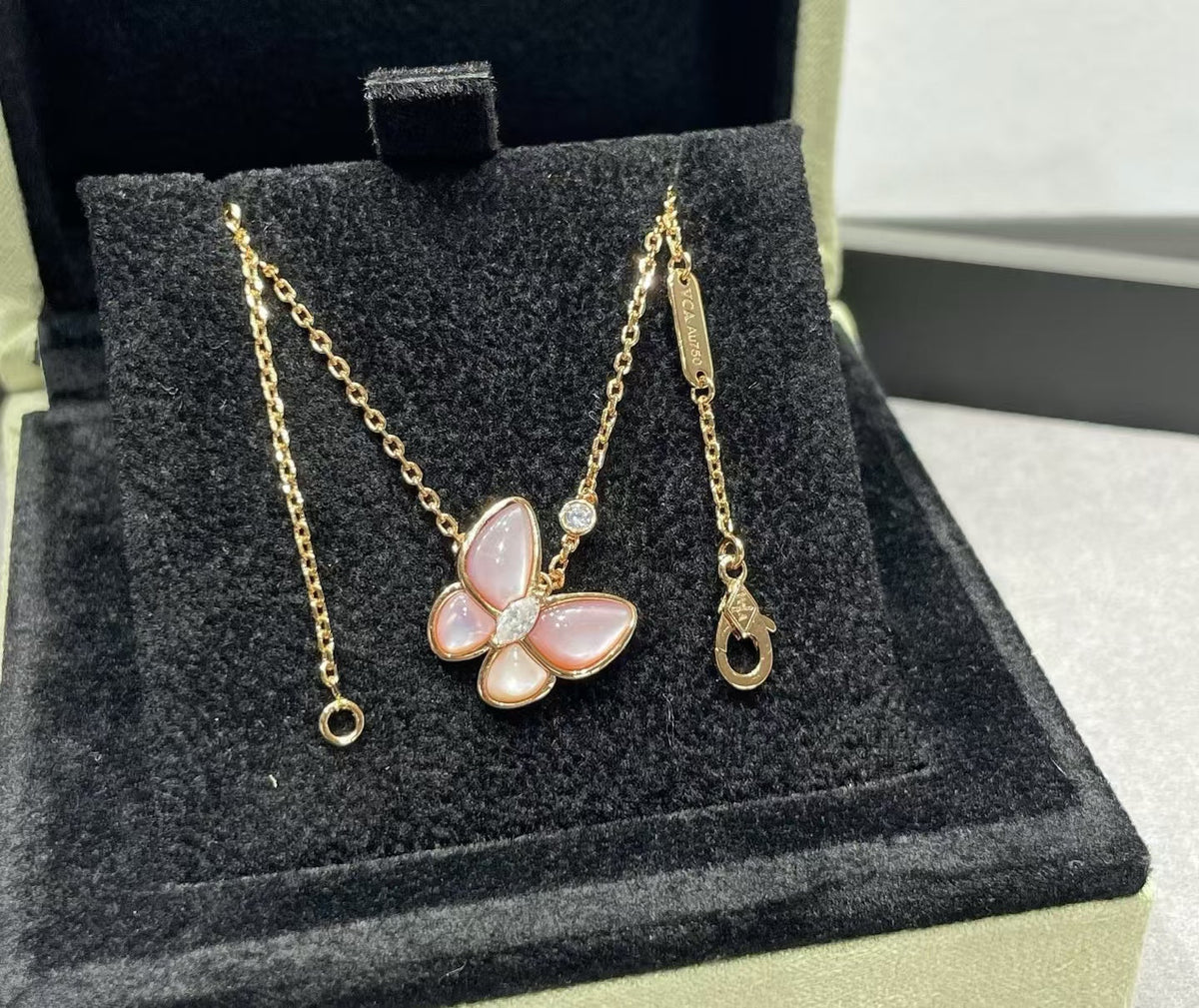 [⭐Haelin Jewelry]BUTTERFLY PINK MOTHER-OF-PEARL DIAMOND NECKLACE