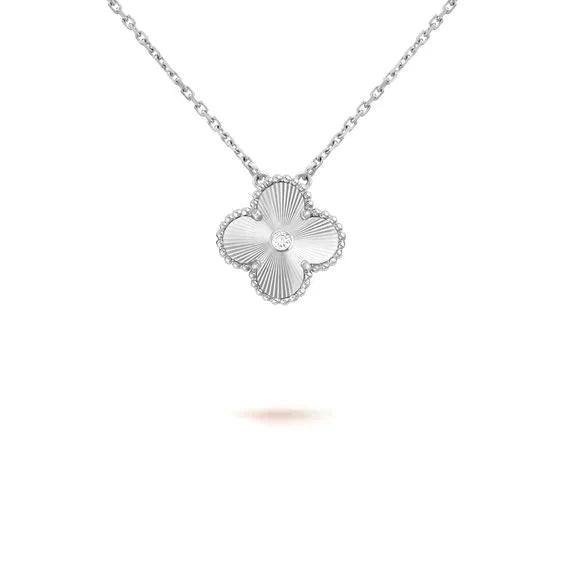 [⭐Haelin Jewelry]CLOVER  15MM DIAMOND LASER NECKLACE SILVER