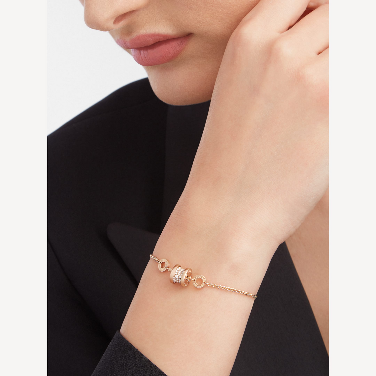 [⭐Haelin Jewelry]ZERO 1 SOFT PINK GOLD WITH PAVED DIAMONDS ON THE SPIRAL BRACELET