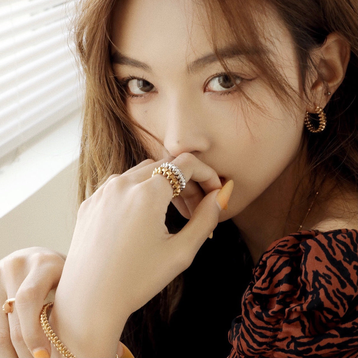[⭐Haelin Jewelry]CLASH SMALL HOOP EARRINGS