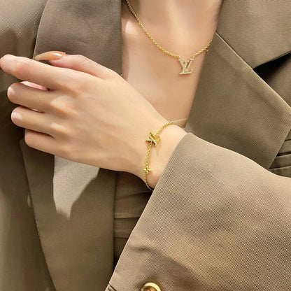 [⭐Haelin Jewelry]LOGO STAR MOTIF GOLD BRACELET