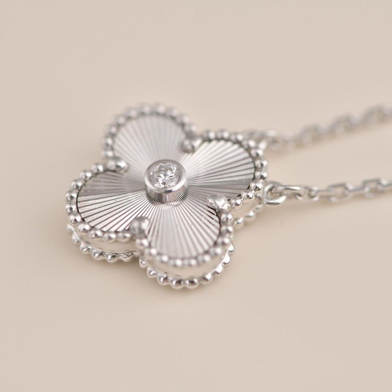 [⭐Haelin Jewelry]CLOVER  15MM DIAMOND LASER NECKLACE SILVER