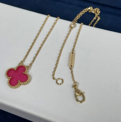 [⭐Haelin Jewelry] NEW CLOVER 15MM PINK ENAMEL NECKLACE