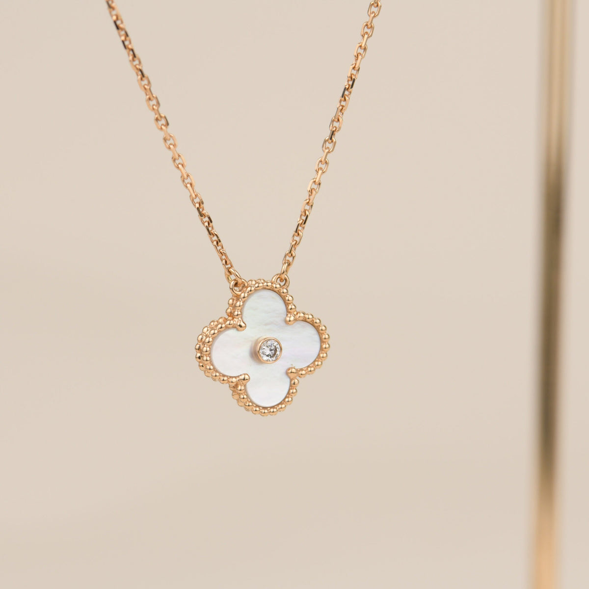 [⭐Haelin Jewelry]CLOVER 15MM DIAMOND WHITE FRITILLARIA NECKLACE