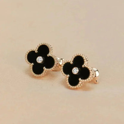 [⭐Haelin Jewelry]CLOVER MEDIUM 1 MOTIFS ONYX DIAMOND EARRINGS