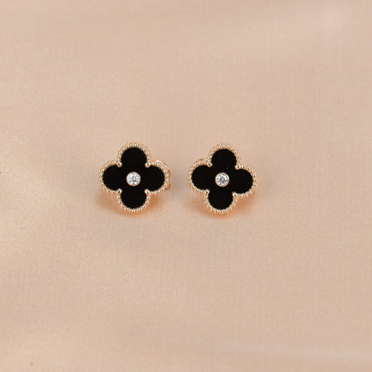 [⭐Haelin Jewelry]CLOVER MEDIUM 1 MOTIFS ONYX DIAMOND EARRINGS