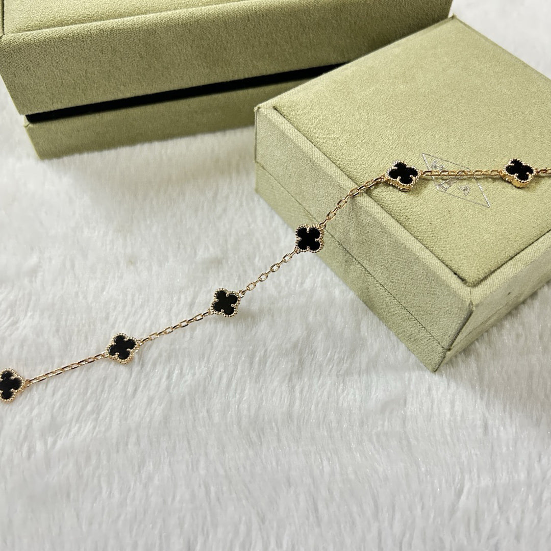 [⭐Haelin Jewelry]CLOVER 6 MOTIF  ONYXS BRACELET