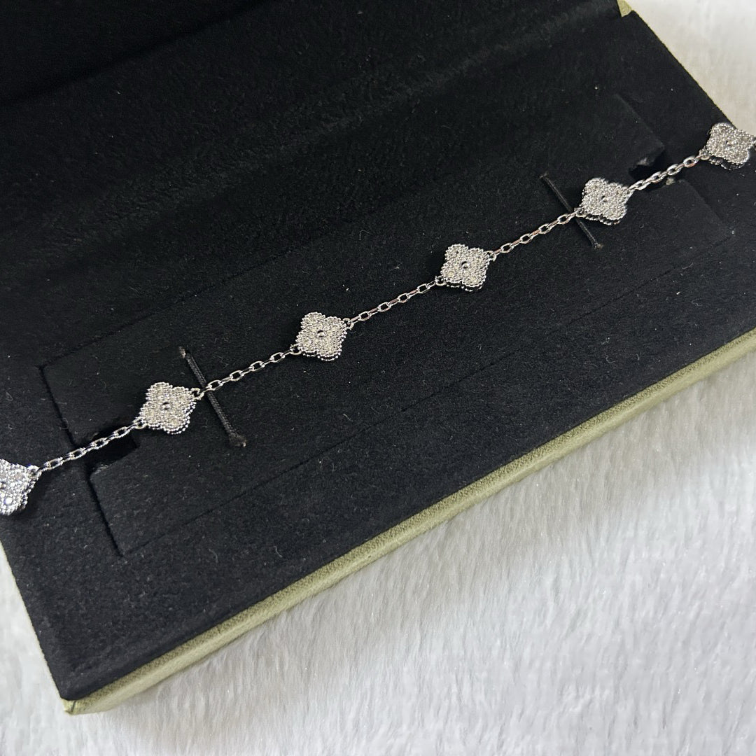 [⭐Haelin Jewelry]CLOVER 6 MOTIF DIAMOND BRACELET