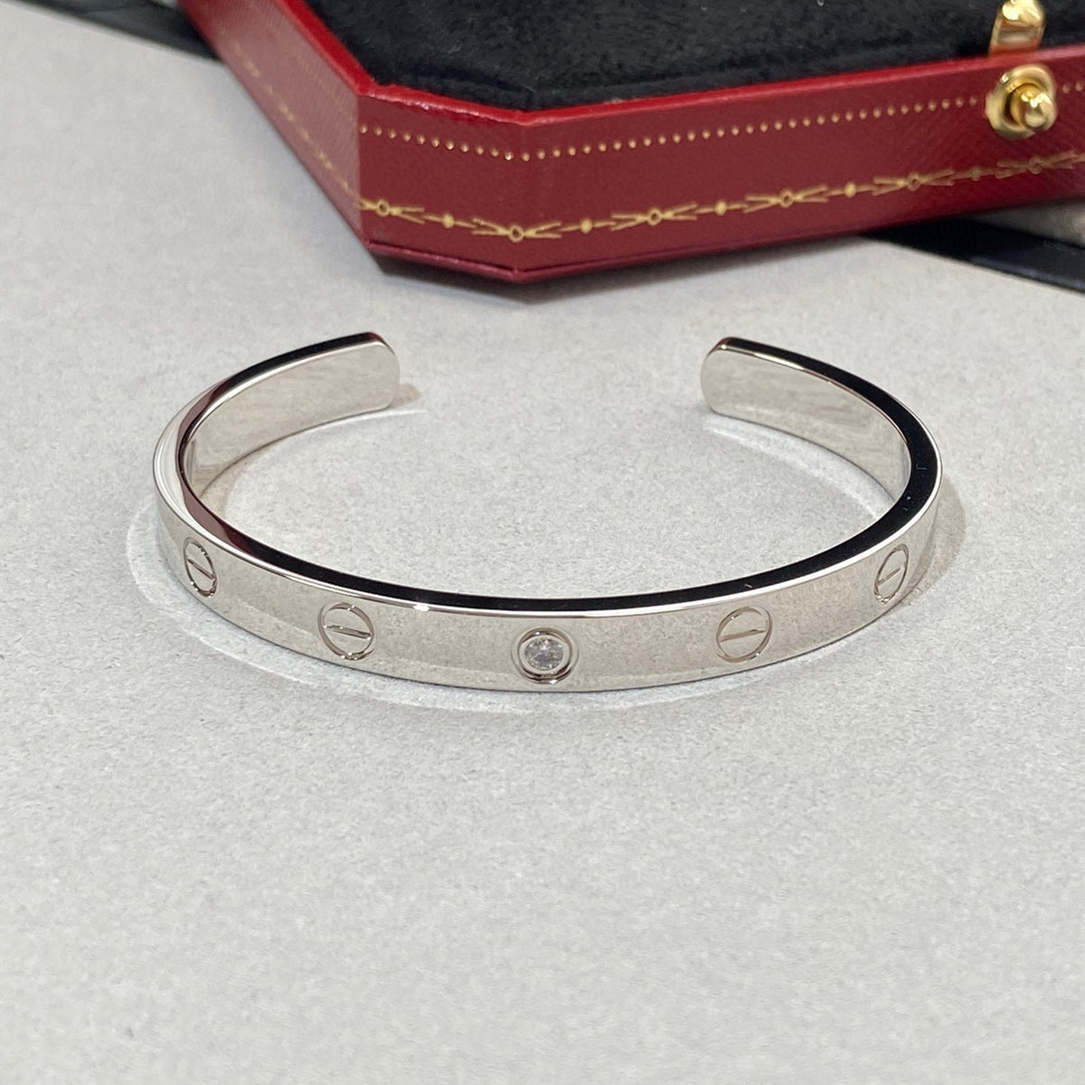 [⭐Haelin Jewelry]LOVE BRACELET 6.1MM 1 DIAMOND OPEN CUFF