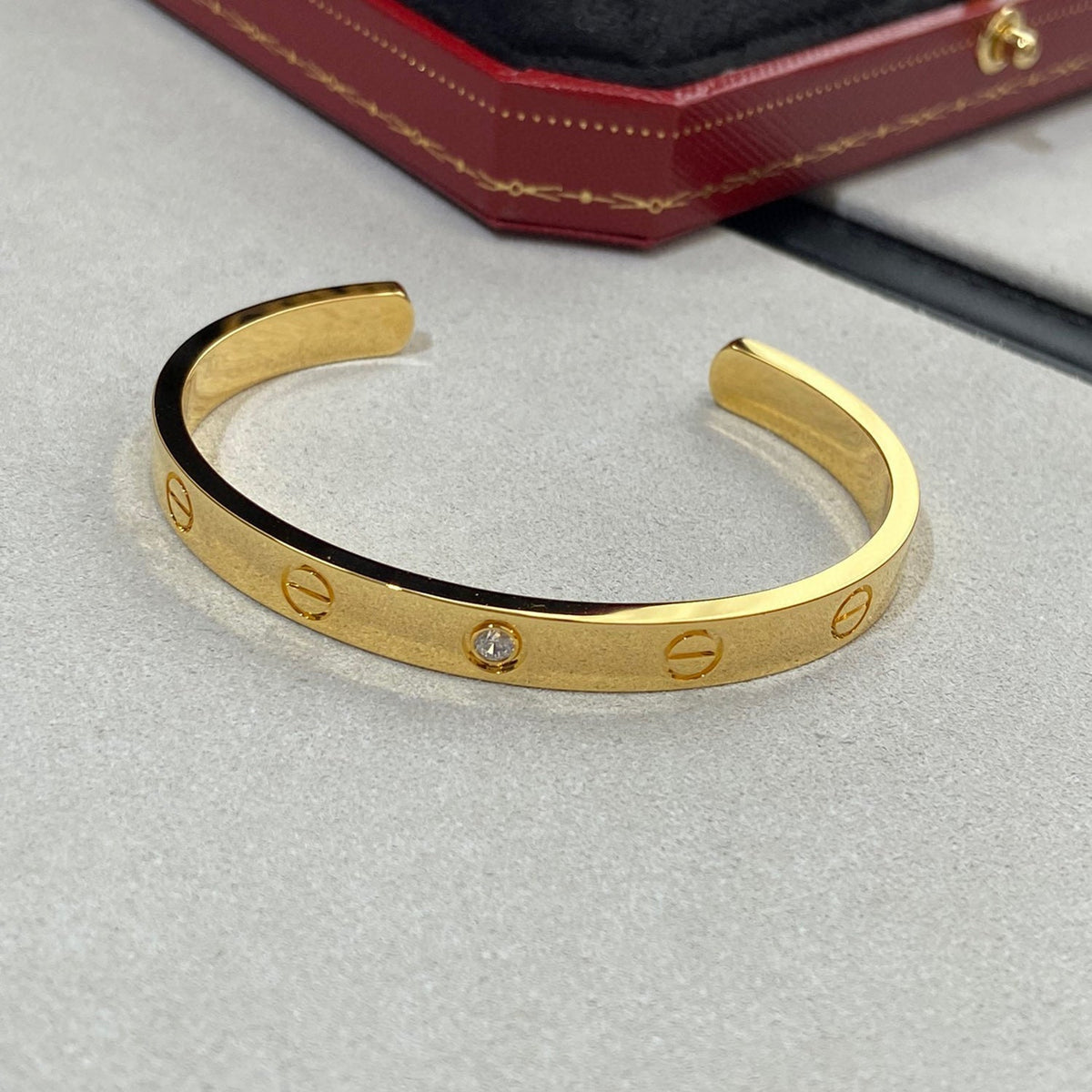 [⭐Haelin Jewelry]LOVE BRACELET 6.1MM 1 DIAMOND OPEN CUFF