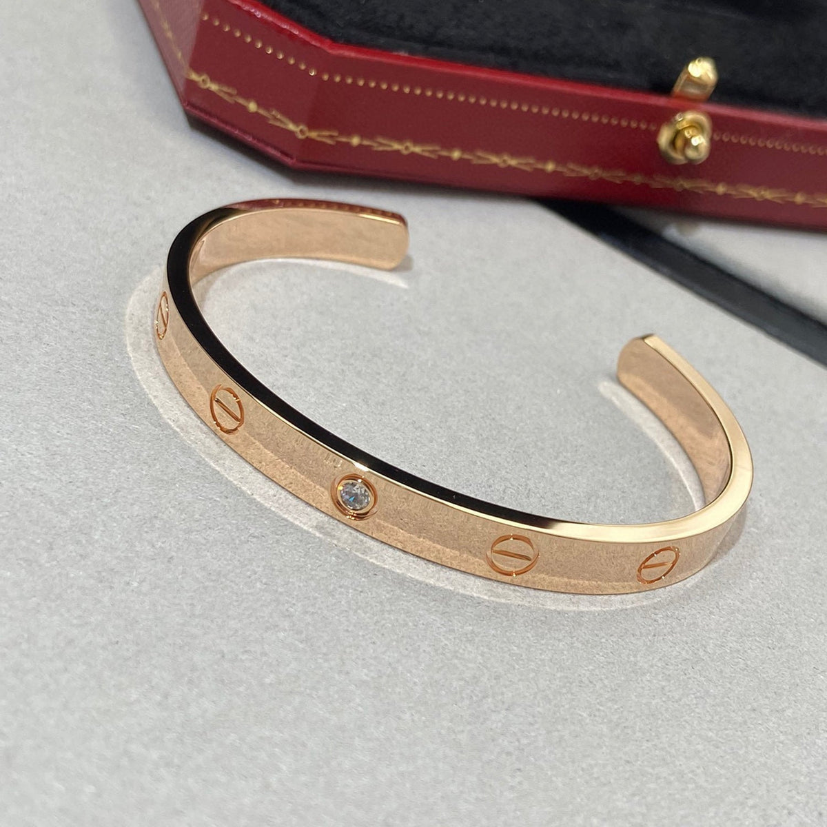 [⭐Haelin Jewelry]LOVE BRACELET 6.1MM 1 DIAMOND OPEN CUFF