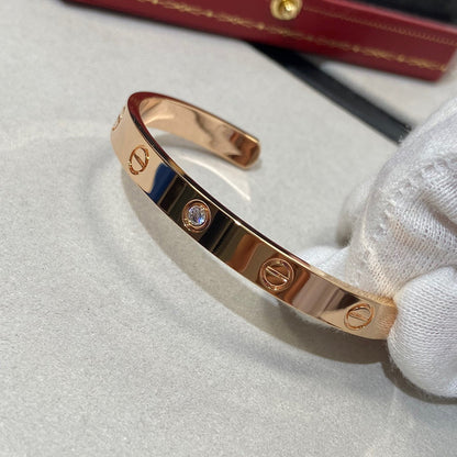 [⭐Haelin Jewelry]LOVE BRACELET 6.1MM 1 DIAMOND OPEN CUFF