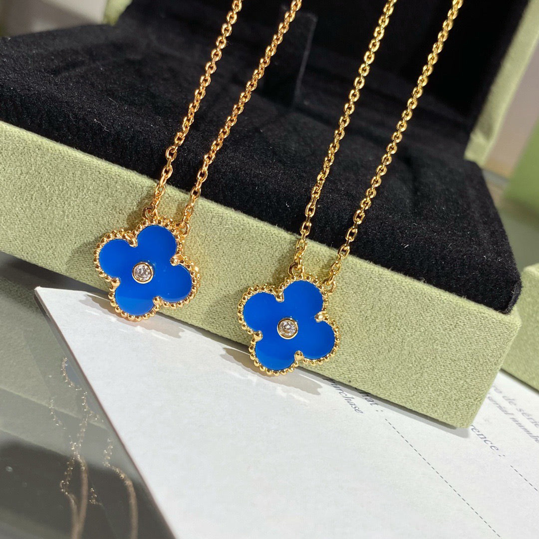 [⭐Haelin Jewelry]CLOVER 15MM DIAMOND AND BLUE AGATE NECKLACE