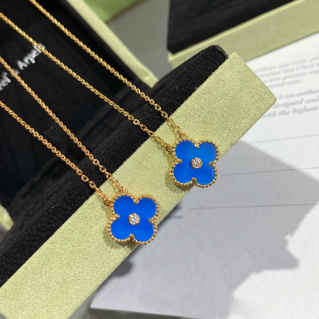 [⭐Haelin Jewelry]CLOVER 15MM DIAMOND AND BLUE AGATE NECKLACE