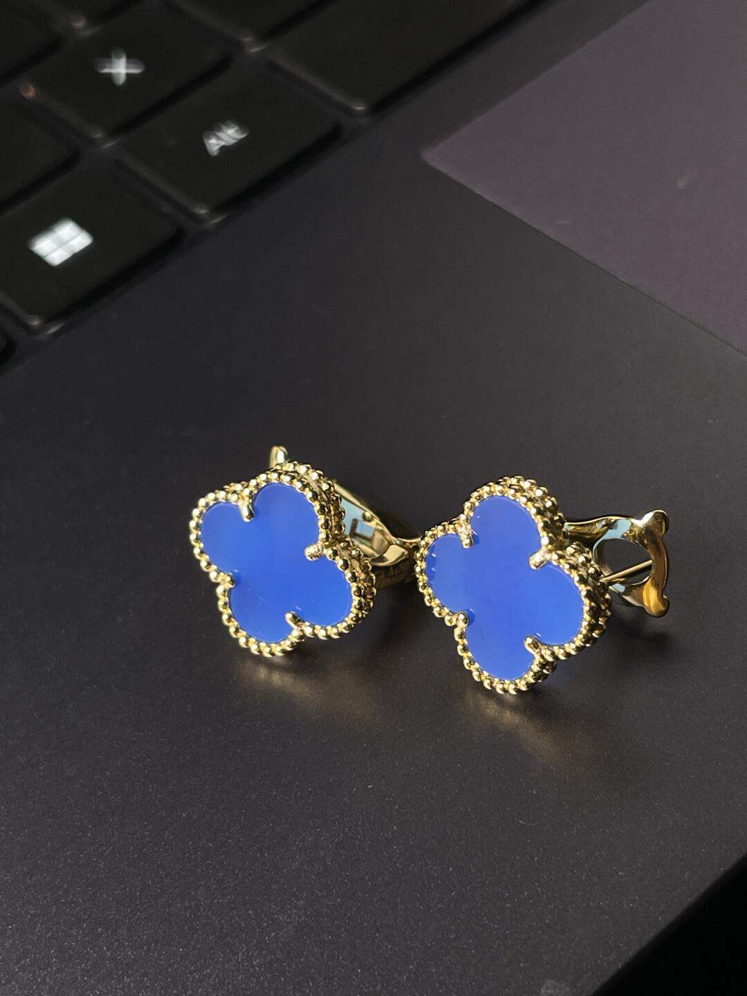 [⭐Haelin Jewelry] CLOVER LARGE (20mm) 1 MOTIFS BLUE MOP STUD EARRINGS