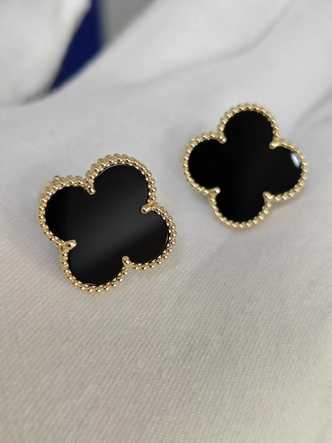 [⭐Haelin Jewelry]CLOVER 20MM BLACK MOP EARRINGS