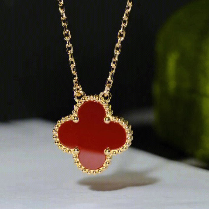 [⭐Haelin Jewelry]CLOVER 15MM CARNELIAN SINGLE FLOWER NECKLACE