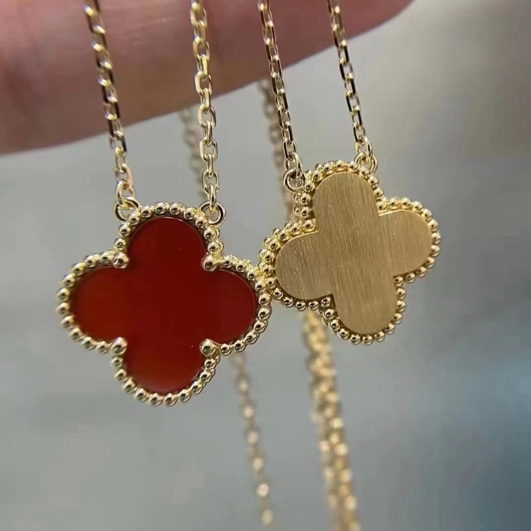 [⭐Haelin Jewelry]CLOVER 15MM CARNELIAN SINGLE FLOWER NECKLACE