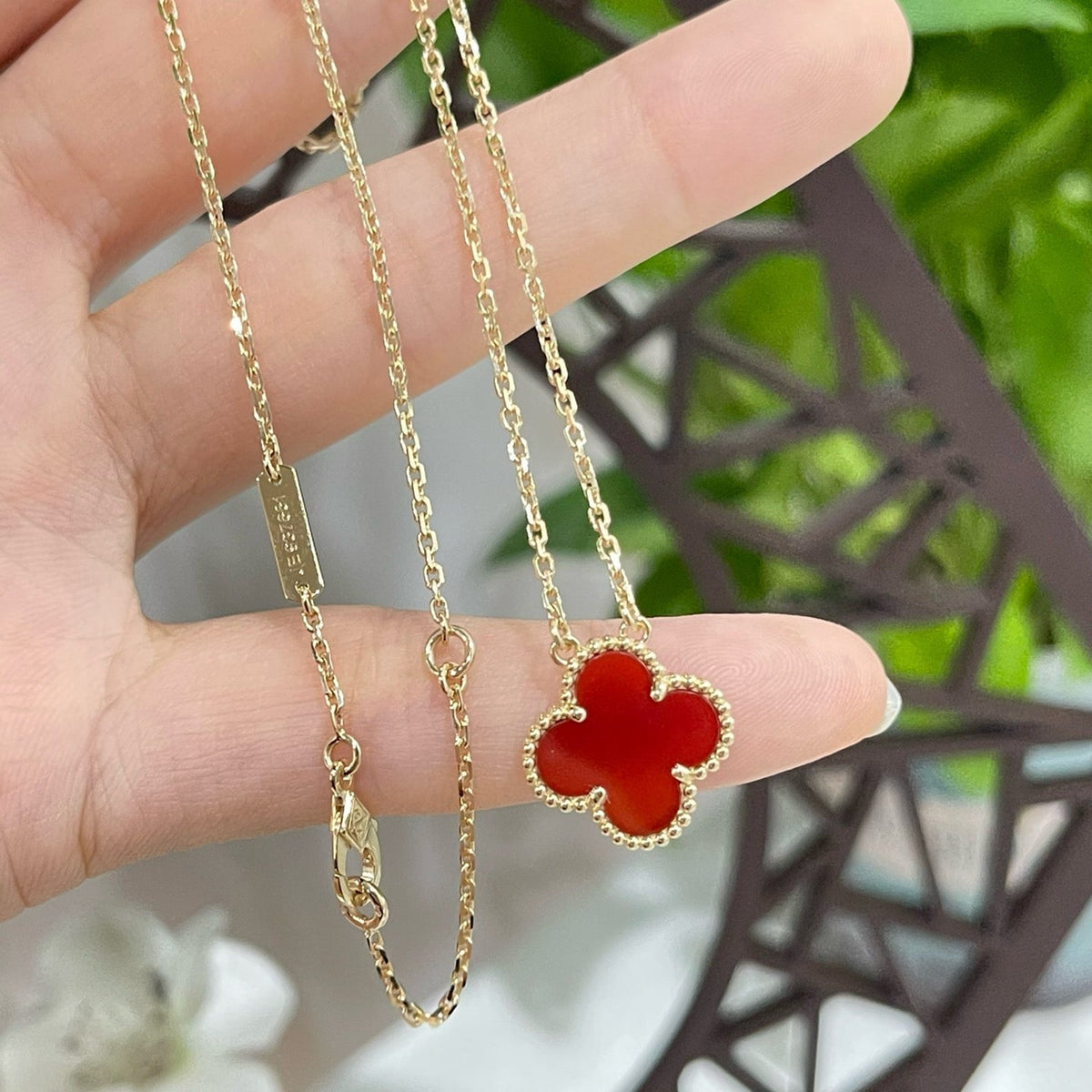 [⭐Haelin Jewelry]CLOVER 15MM CARNELIAN SINGLE FLOWER NECKLACE