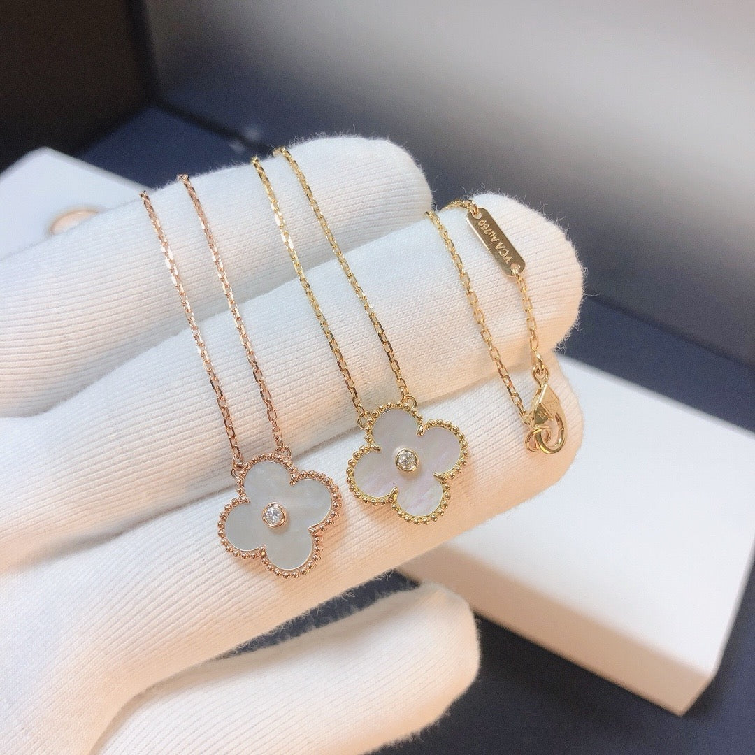[⭐Haelin Jewelry]CLOVER 15MM DIAMOND WHITE FRITILLARIA NECKLACE