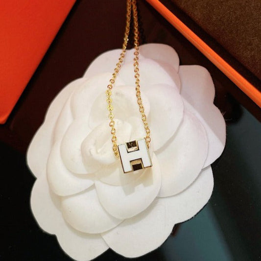[⭐Haelin Jewelry]H WHITE SQUARE GOLD NECKLACE