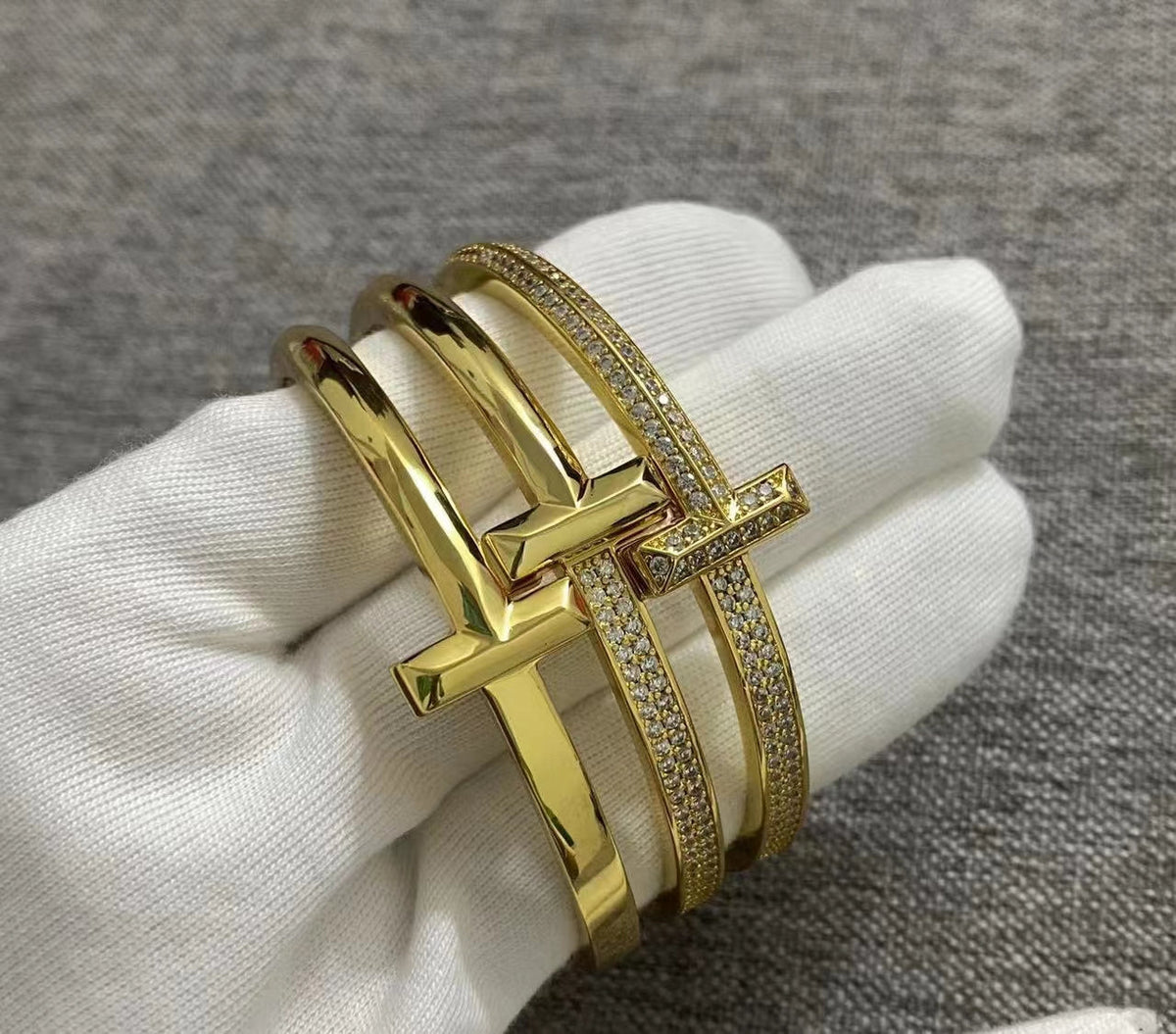 [Haelin Jewelry]T1 WIDE HINGED BANGLE BRACELET