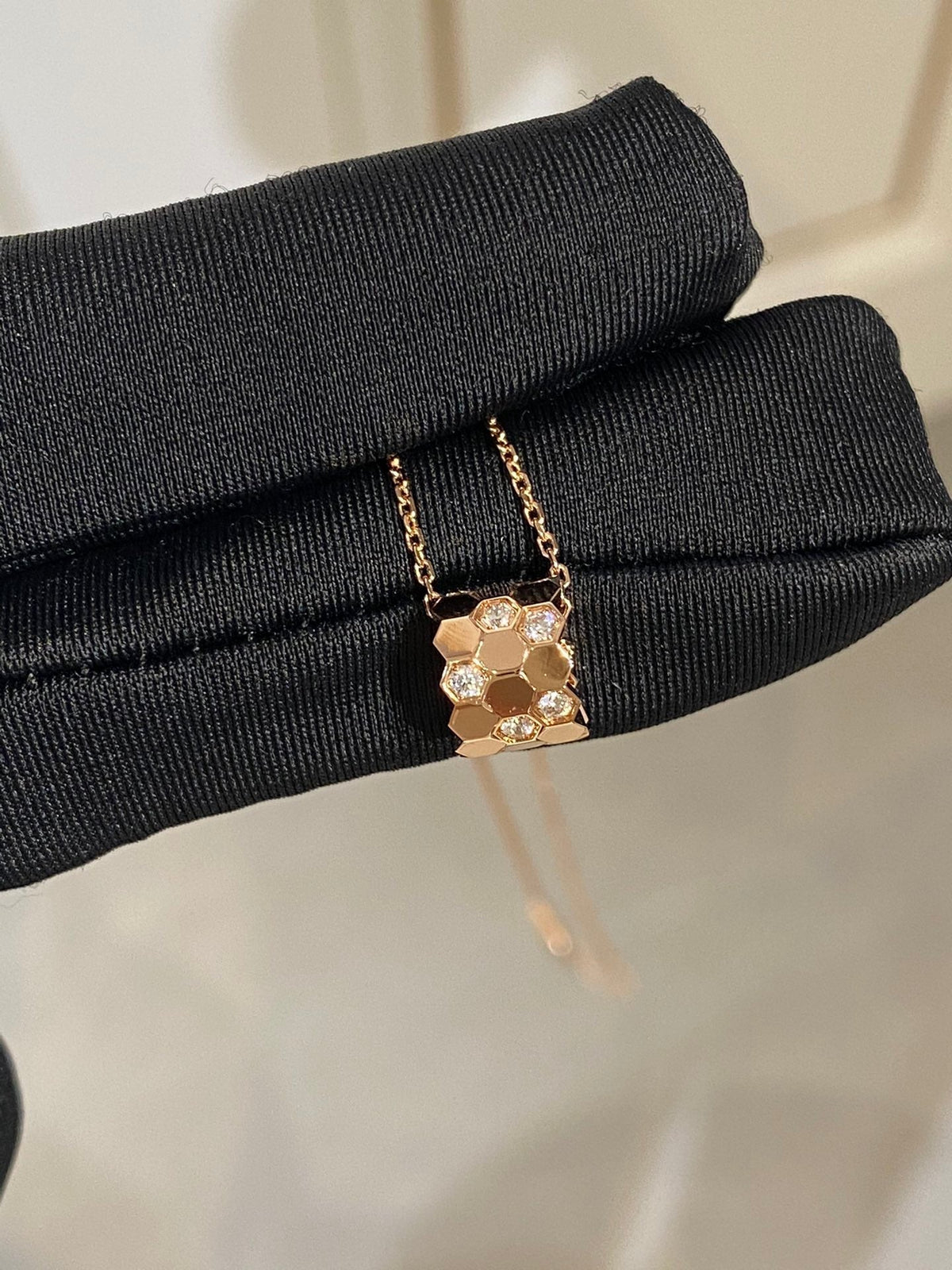[⭐Haelin Jewelry]BEE LOVE DIAMOND NECKLACE