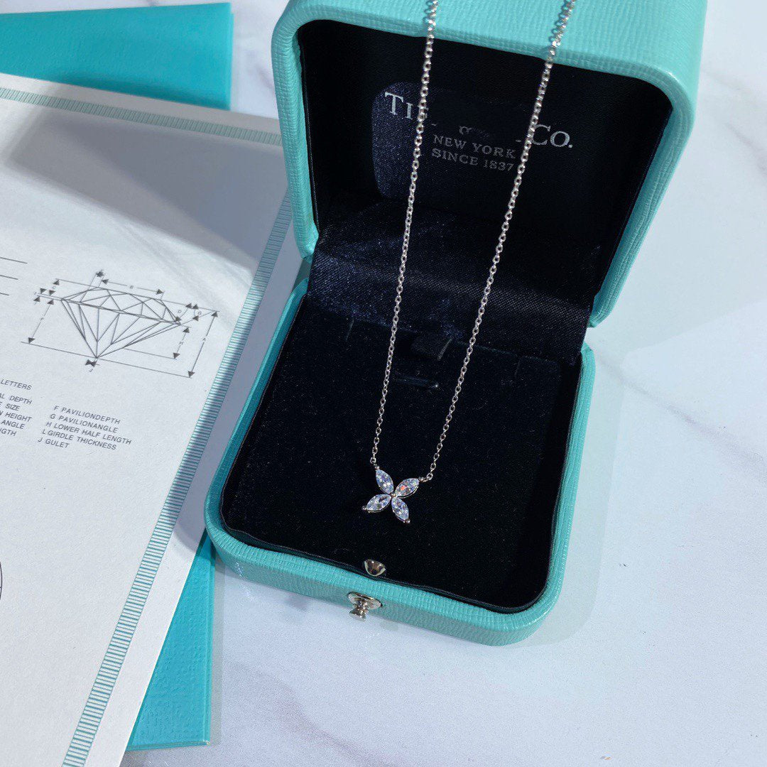 [Haelin Jewelry]PLATINUM AND DIAMOND VICTORIA PENDANT NECKLACE