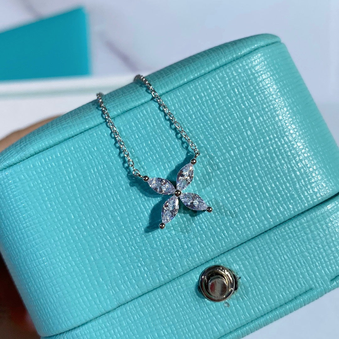 [Haelin Jewelry]PLATINUM AND DIAMOND VICTORIA PENDANT NECKLACE
