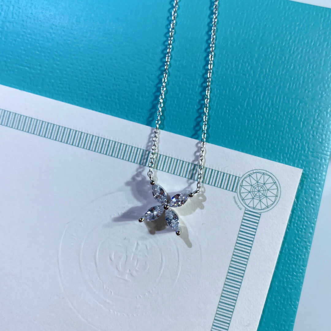 [Haelin Jewelry]PLATINUM AND DIAMOND VICTORIA PENDANT NECKLACE