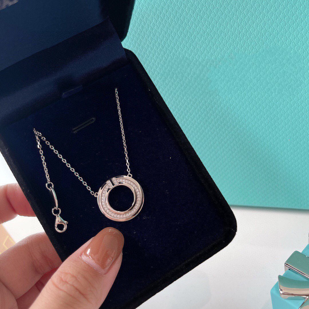 [Haelin Jewelry]DIAMOND AND MOTHER OF PEARL CIRCLE PENDANT