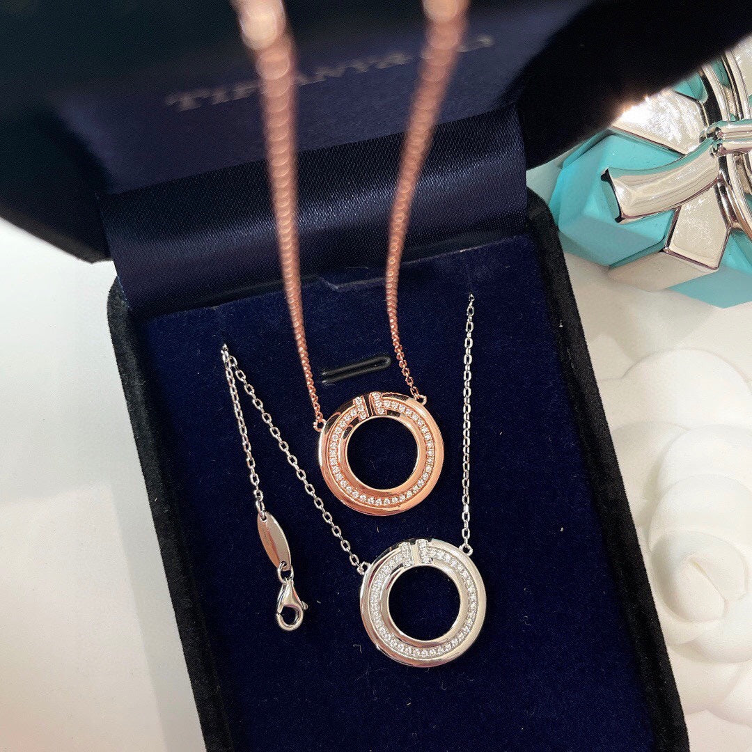 [Haelin Jewelry]DIAMOND AND MOTHER OF PEARL CIRCLE PENDANT