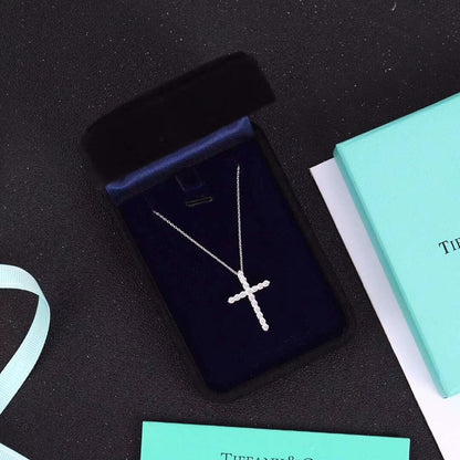 [Haelin Jewelry]MOISSANITE STONE CROSS PENDANT NECKLACE SIMULATED DIAMOND CROSS CHOKER