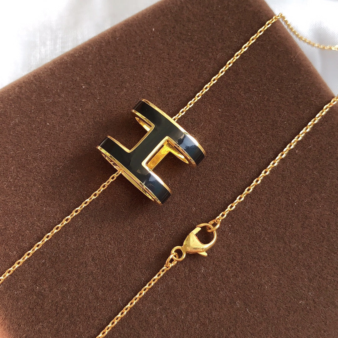[⭐Haelin Jewelry]HM CLIC BLACK ENAMEL GOLD NECKLACE