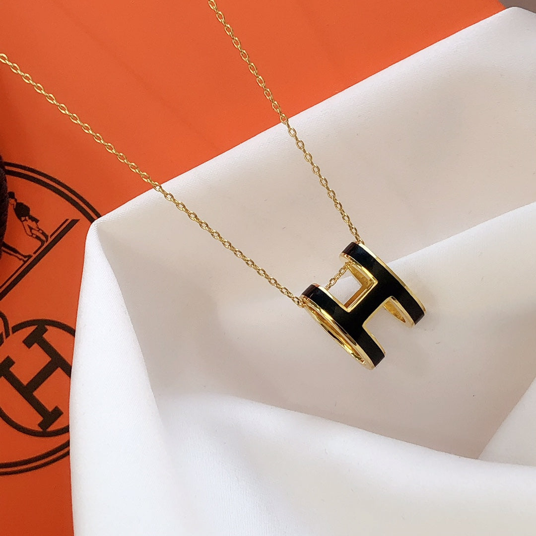 [⭐Haelin Jewelry]HM CLIC BLACK ENAMEL GOLD NECKLACE