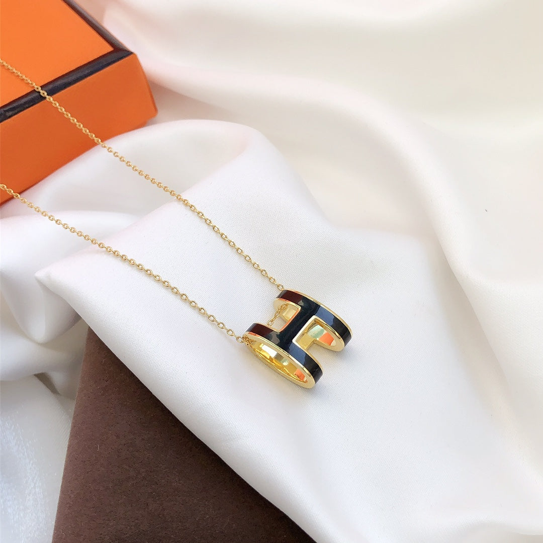 [⭐Haelin Jewelry]HM CLIC BLACK ENAMEL GOLD NECKLACE