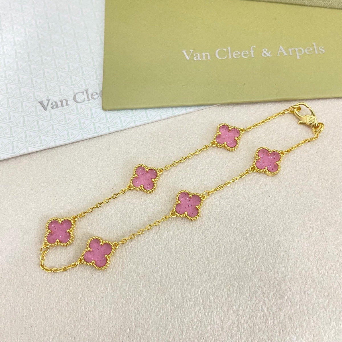 [⭐Haelin Jewelry]2026 NEW CLOVER 6 MOTIF BUBBLE PINK ENAMEL BRACELET