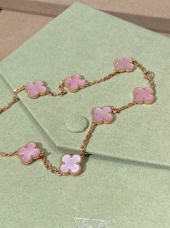 [⭐Haelin Jewelry Jewellery] Pink Necklace with Ten Clover Designs