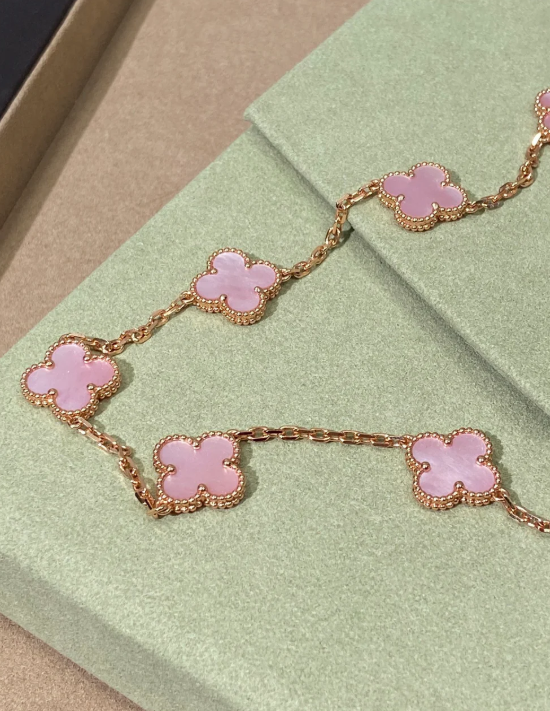 [⭐Haelin Jewelry Jewellery] Pink Necklace with Ten Clover Designs
