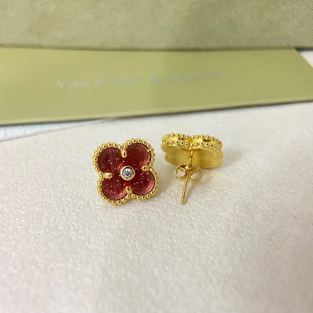 [⭐Haelin Jewelry]2026 NEW  CLOVER 1 MOTIFPINK ENAMEL STUD EARRINGS WITH DIAMONDS