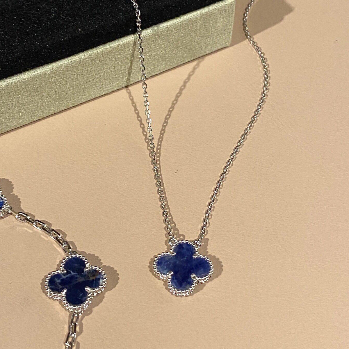 [⭐Haelin Jewelry]CLOVER 15MM PIETERSITE NECKLACE SILVER