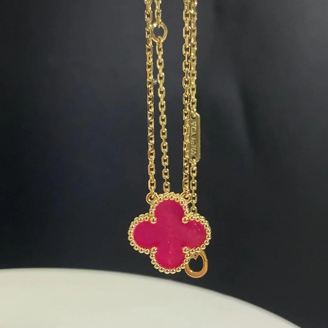 [⭐Haelin Jewelry] NEW CLOVER 15MM PINK ENAMEL NECKLACE