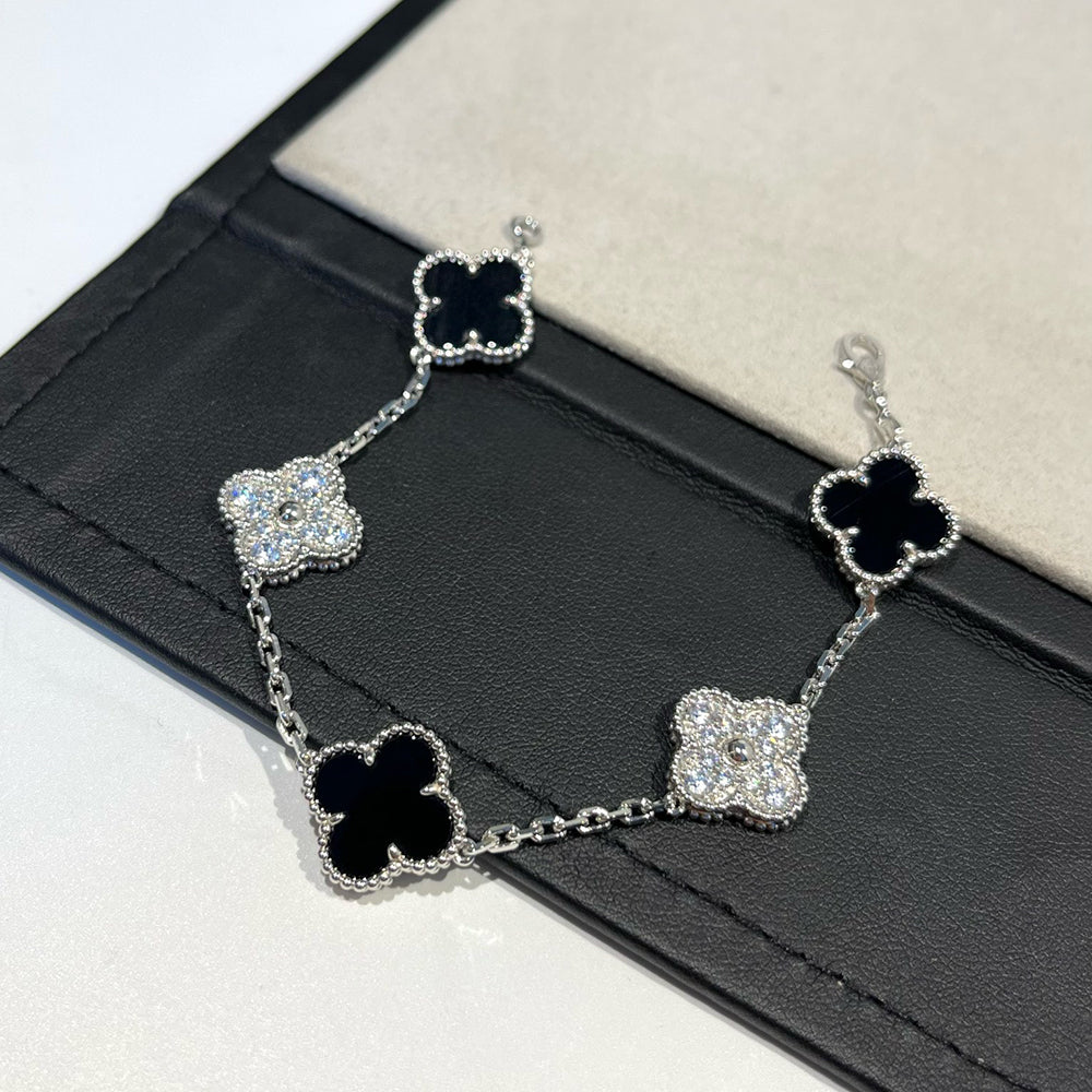 [⭐Haelin Jewelry] CLOVER 5 MOTIF ONYXS BRACELET COLLECTION