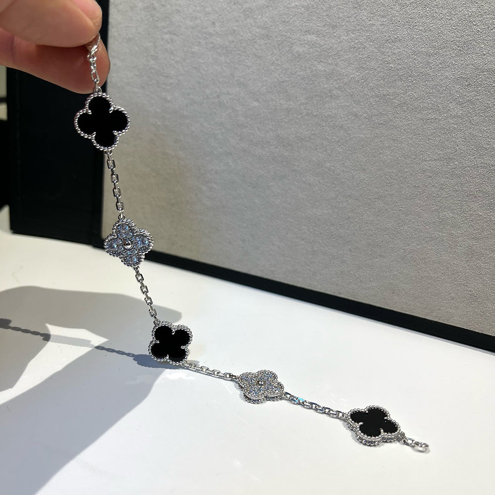 [⭐Haelin Jewelry] CLOVER 5 MOTIF ONYXS BRACELET COLLECTION
