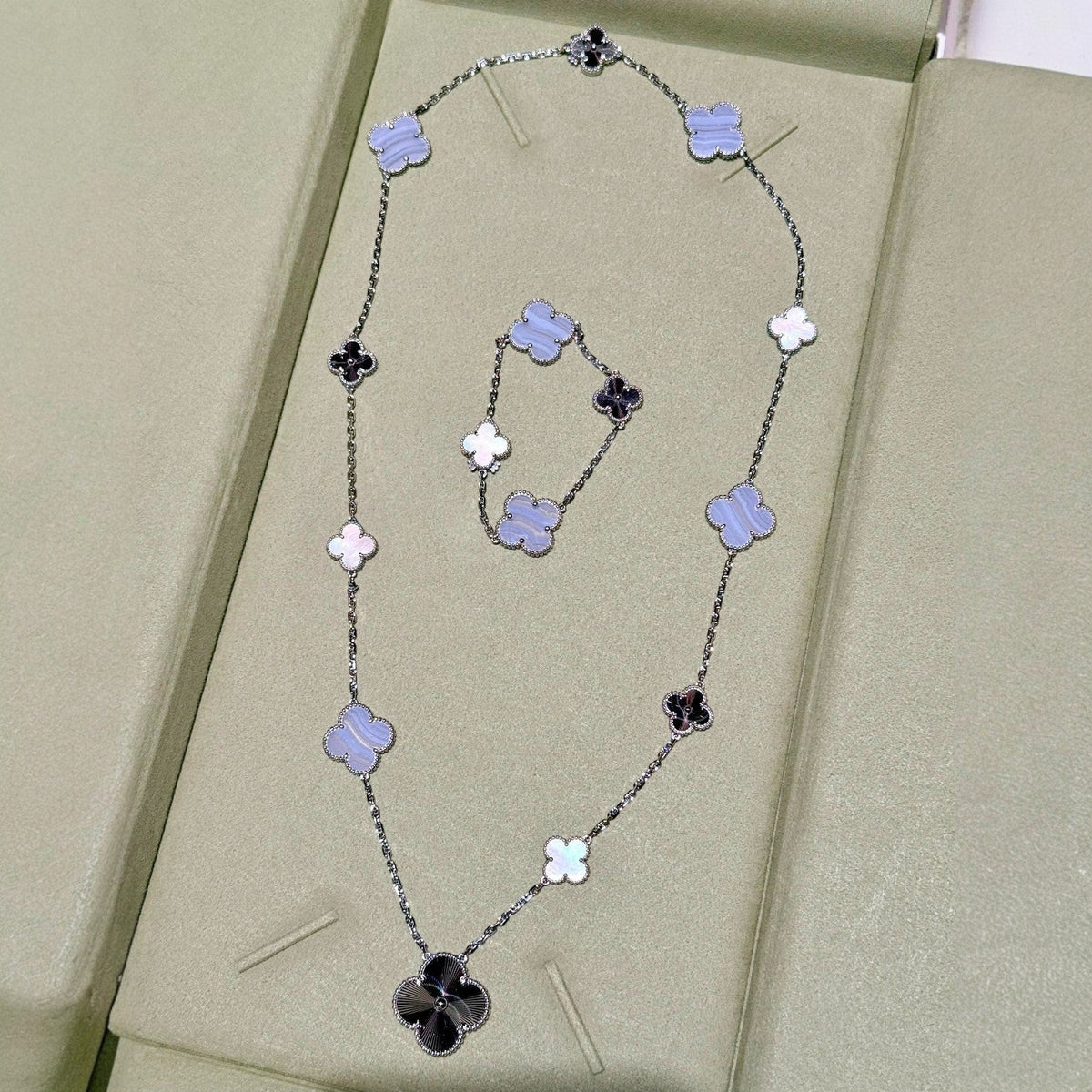 [⭐Haelin Jewelry]DETACHABLE CLOVER 15(11+4) FLOWER SILVER NECKLACE SET